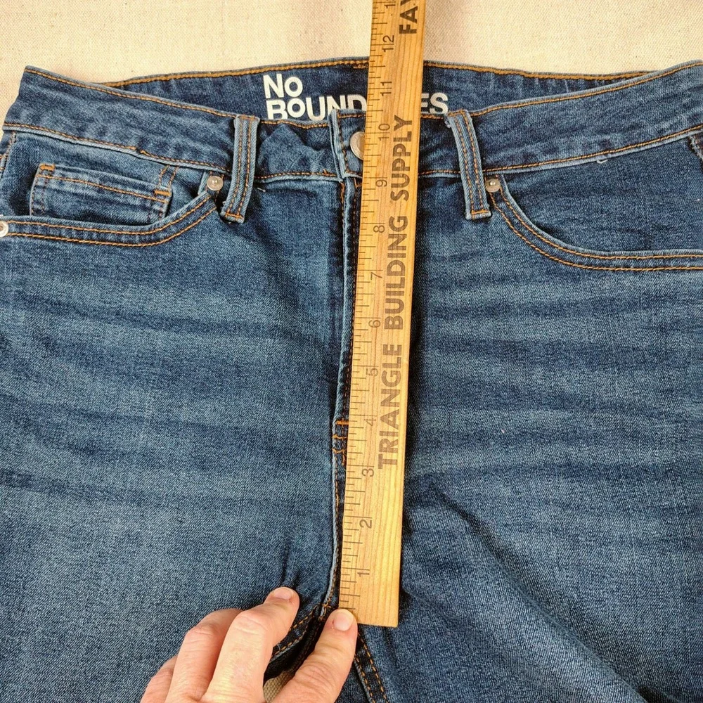 No Boundaries Womens High Rise Raw Hem Denim Bermuda Shorts Blue Size 10 NOBO